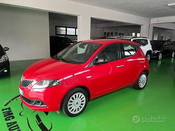 Lancia Ypsilon 1.0 FireFly 5 porte S&S Hybrid Silv