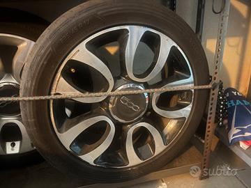 2 cerchi in lega Fiat 500L