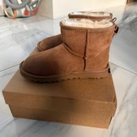 UGG Classic Mini II