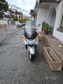 Suzuki burgman 400