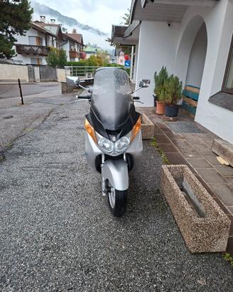 Suzuki burgman 400