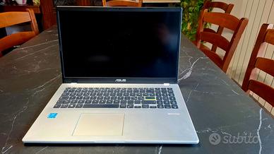 Computer Portatile ASUS, Memoria 256GB, RAM 8GB