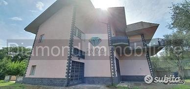 Villa singola con terreno a Linguaglossa Permuta