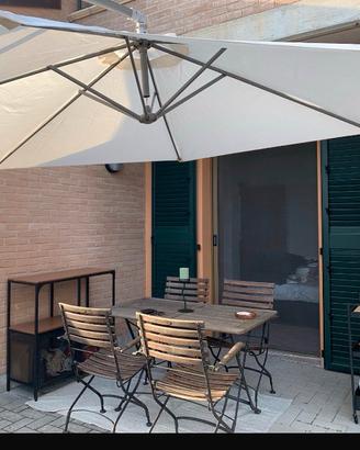 Tavolo c/ 4sedie in legno e ferro battuto