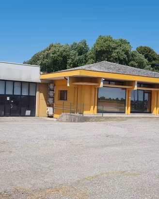 Complesso Industriale 2.200 m² Showroom Uffici