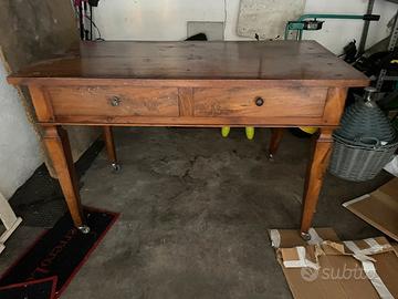 Mobili in noce massello credenza  tavolo comodino