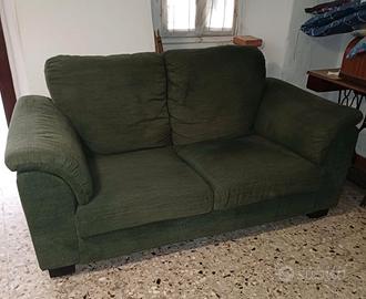 Divano verde 2 posti