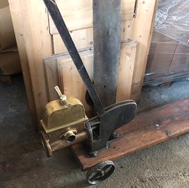 Antica Pompa per travaso vino