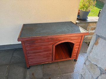 Cuccia in legno per cane