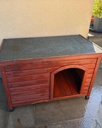 Cuccia in legno per cane