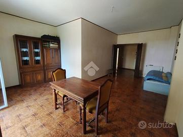 3 LOCALI A BELLEGRA