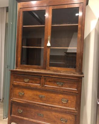 Credenza antica