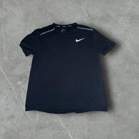 Mqglia tecnica nike