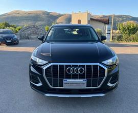 AUDI Q3 35 TDI Business Advanced