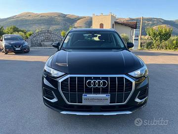 AUDI Q3 35 TDI Business Advanced