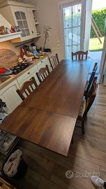 Tavolo in legno massiccio estensibile