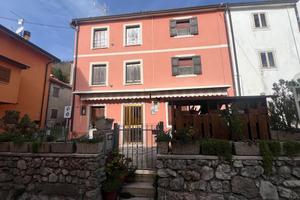 Casa di testa con scoperto abitabile subito