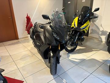 Yamaha Tmax 560