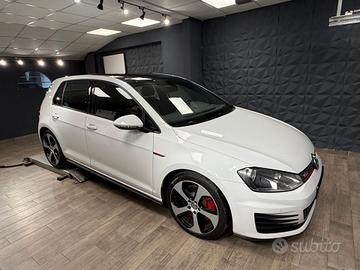 Volkswagen Golf GTI Performance 230CV - BOOK SERVI
