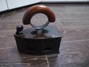 Ferro da stiro antico