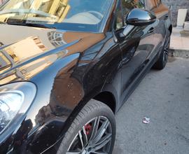 PORSCHE Macan - 2016
