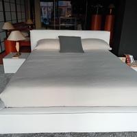 Letto matrimoniale imbottito con box contenitore