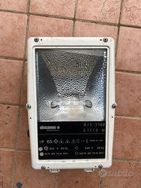 Faro alogeno 70W da esterno