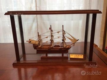 Modellino veliero Mauritius