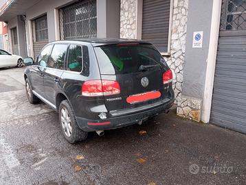 VOLKSWAGEN Touareg - 2005