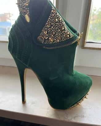 Audacia Smeraldo: Ankle Boots con Borchie