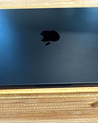 MacBook Air 13″ M4  Ram 24GB, SSD 512 GB Ex-Demo