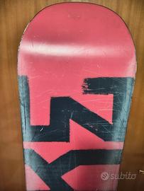 tavola snowboard con attacchi Drake