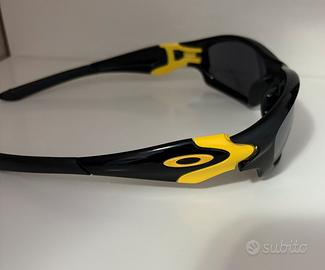Occhiali marchio Oakley edizione limitita