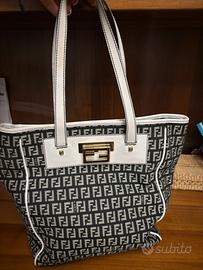 Borsa fendi a spalla con logo