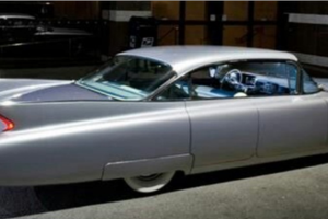 Cadillac Fletwood 4 porte. Targa NA16