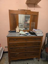 Cassettiera antica con specchio