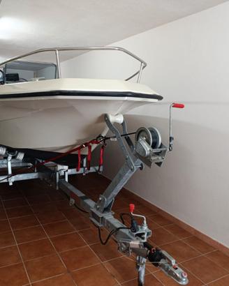 barca a motore