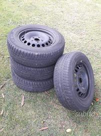 Gomme invernali e cerchi 195 65 R15