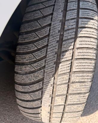 Gomme 225/45 r17