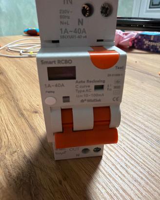 Salvavita rcbo smart.