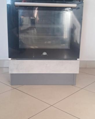 Piano di cottura più  forno e capa