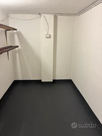 Garage e magazzino in Viale Monfenera, Treviso