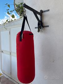 Sacco da pugilato sospeso