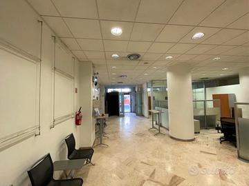 Negozio ampio - Viale Sant'Avendrace 279