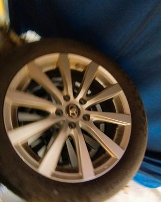 255/55 R18 estive