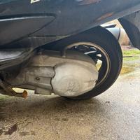 Motore e pezzi burgman 400