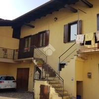 CASA SEMINDIPENDENTE A VARALLO POMBIA