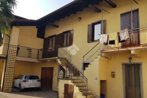 CASA SEMINDIPENDENTE A VARALLO POMBIA