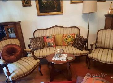 Salotto, divano e due poltrone