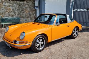 Porsche 911 T 2.2 Targa Signal Orange 